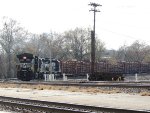 NS 8056 / 3459 / 3329 leading a mixed freight